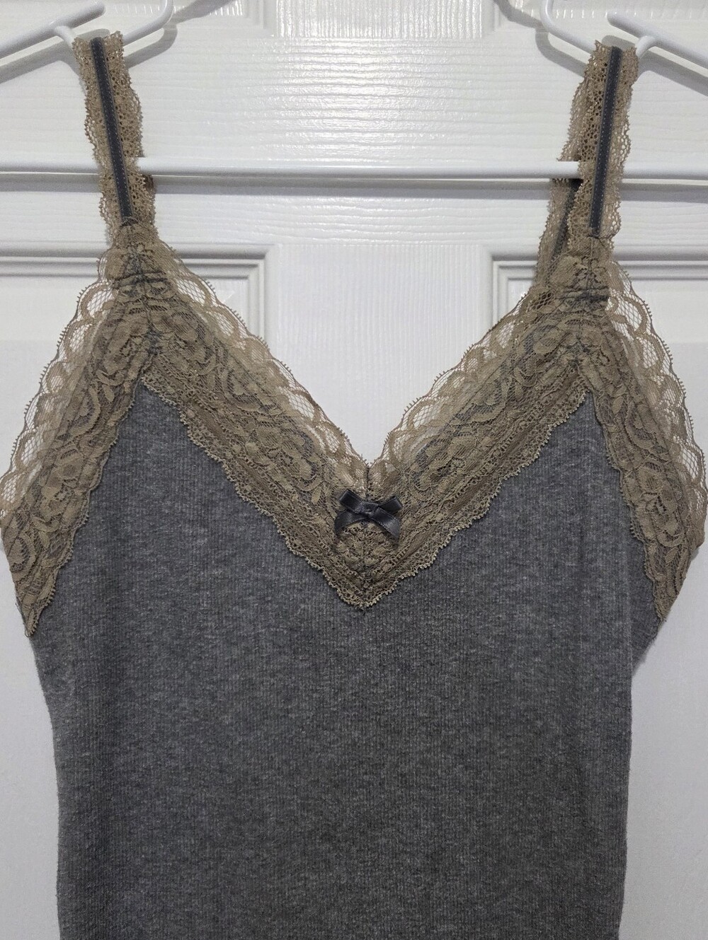Vintage Y2K Hollister Grey Ribbed Lace Trim Cami Tank Top Sz Medium grunge fairy - Picture 2 of 9
